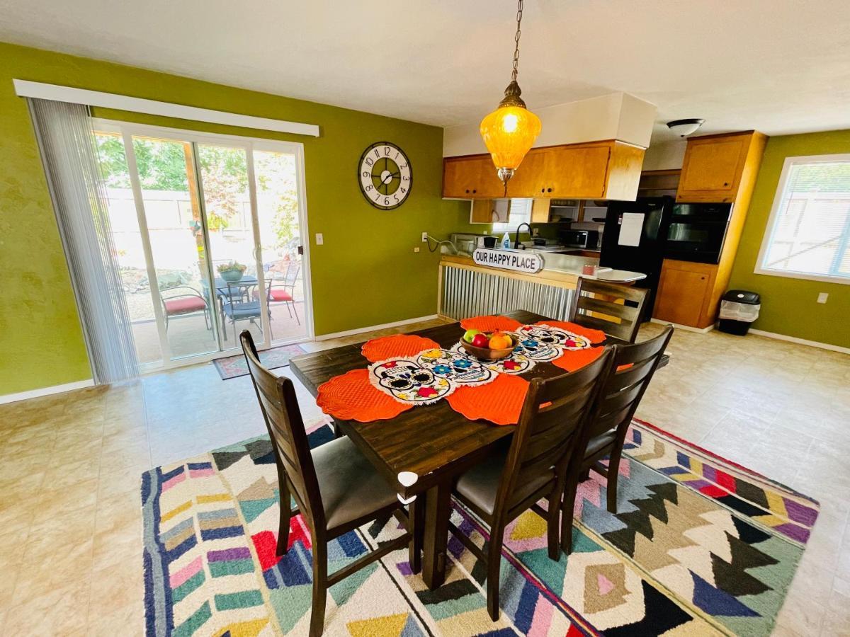 Colorful 50'S Ranch In The Heart Of Eugene Villa Екстериор снимка